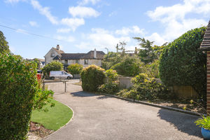 Entrance drive- click for photo gallery